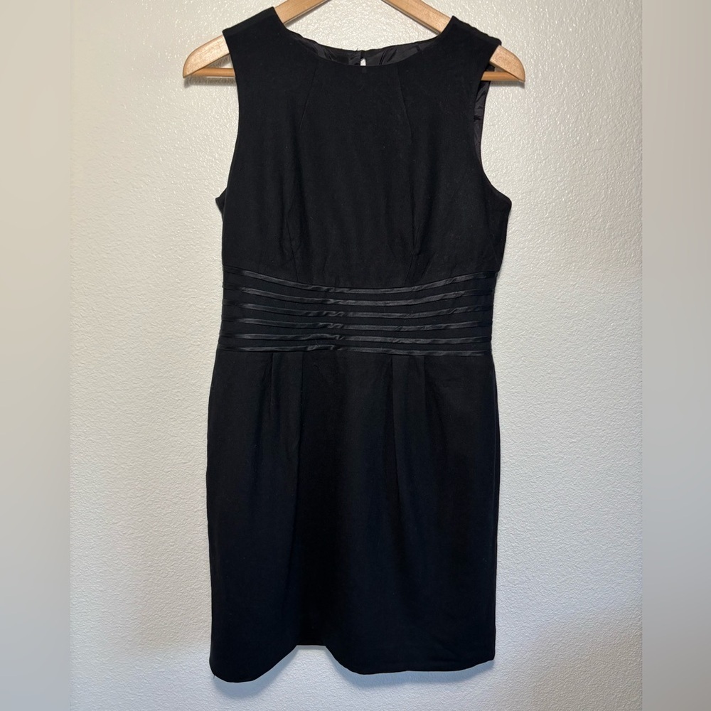 Banana Republic Wool Stretch Sleeveless Little Black Dress Size 10 | timeless
